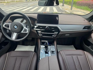 BMW 5 Series 2022 530Li Leading Type M Sports suit exterior photo 3