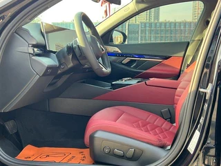 BMW 5 Series 2025 Restyling 530Li Premium Class M Sports suit interior photo 12