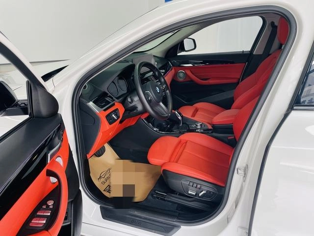 BMW X2 2021 Mise à jour sDrive25i M Ensemble de sport extérieur photo 4