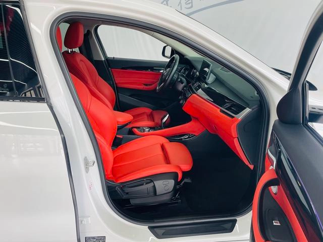 BMW X2 2021 Mise à jour sDrive25i M Ensemble de sport intérieur photo 13