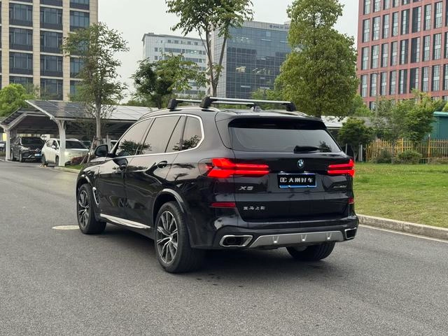 BMW X5 2023 xDrive30Li M Sports suit exterior photo 6