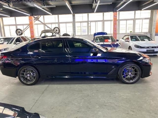BMW 5 Series 2022 Restyling 525Li M Sports suit exterior photo 4