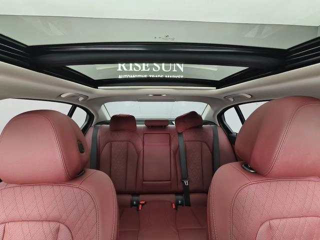 BMW 3 Series 2023 325Li M Sports suit interior photo 6