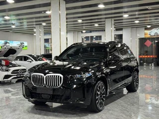 BMW X5 2023 xDrive40Li M Спортивный ночной костюм экстерьер фото 1