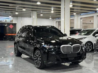 BMW X5 2023 xDrive40Li M Спортивный ночной костюм экстерьер фото 3