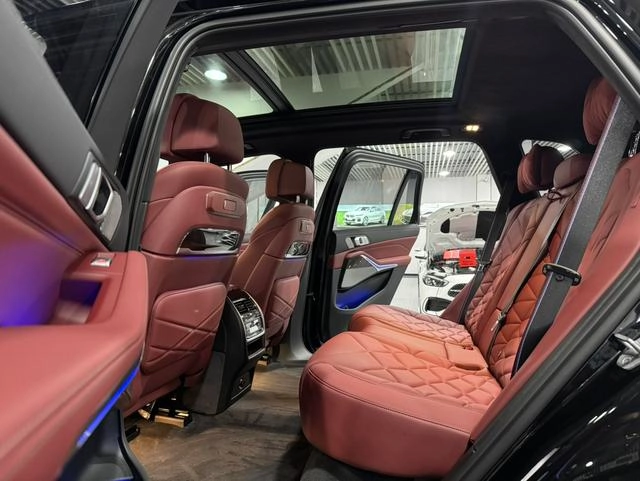 BMW X5 2023 xDrive40Li M Спортивный ночной костюм экстерьер фото 5