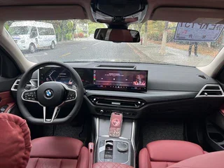 BMW 3 Series 2025 325Li M Conjunto deportivo interior foto 13