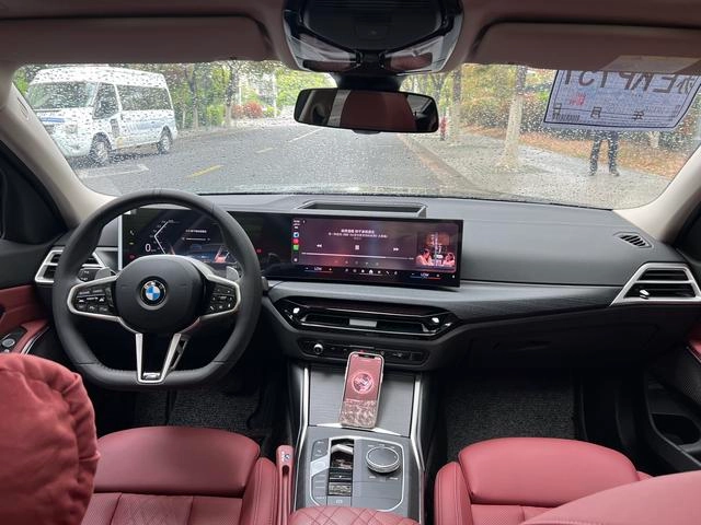 BMW 3 Series 2025 325Li M Conjunto deportivo interior foto 13