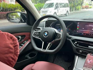 BMW 3 Series 2025 325Li M Conjunto deportivo interior foto 15
