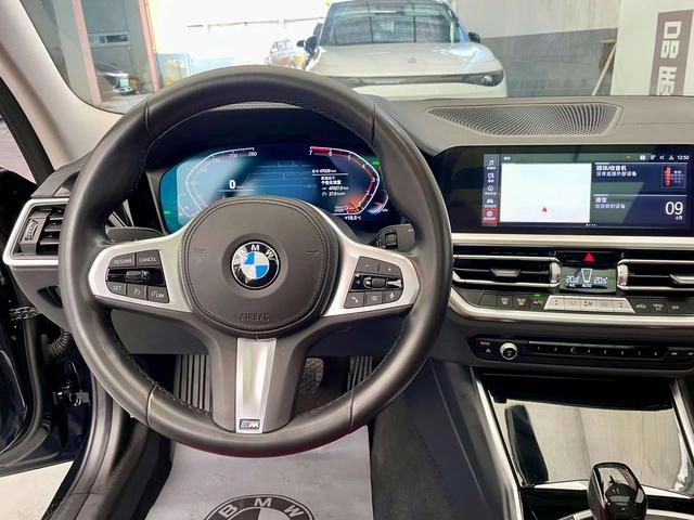 BMW 3 Series 2021 Модификация 320Li M Спортивный костюм интерьер фото 12