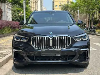 BMW X5 2022 xDrive 30Li Premium Class M Sports suit exterior photo 2