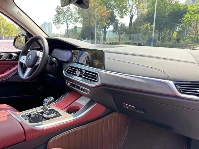 BMW X5 2022 xDrive 30Li Premium Class M Sports suit interior photo 10