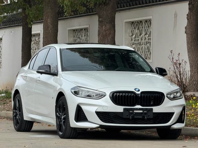 BMW 1 Series 2023 125i M Sports Obsidian Night Edition exterior photo 2