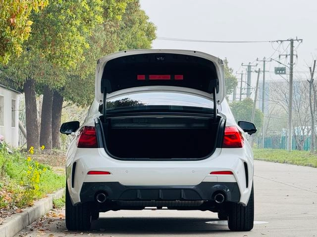 BMW 1 Series 2023 125i M Sports Obsidian Night Edition exterior photo 7