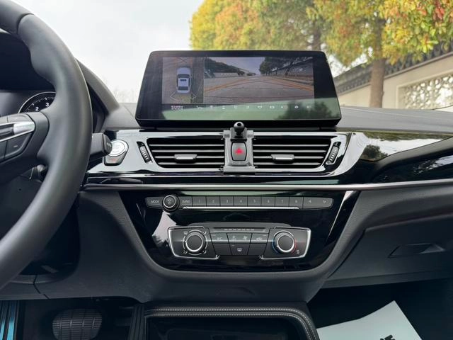 BMW 1 Series 2023 125i M Sports Obsidian Night Edition interior photo 11