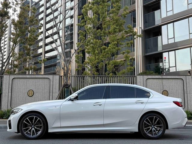 BMW 3 Series 2022 325Li M Conjunto deportivo exterior foto 5 BMW 3 Series 2022 325Li M Conjunto deportivo exterior foto 5