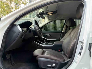 BMW 3 Series 2022 325Li M Conjunto deportivo exterior foto 6 BMW 3 Series 2022 325Li M Conjunto deportivo exterior foto 6