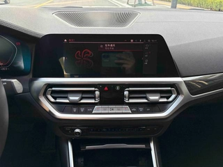 BMW 3 Series 2022 325Li M Conjunto deportivo interior foto 10 BMW 3 Series 2022 325Li M Conjunto deportivo interior foto 10