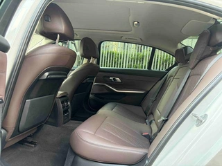 BMW 3 Series 2022 325Li M Conjunto deportivo interior foto 15 BMW 3 Series 2022 325Li M Conjunto deportivo interior foto 15