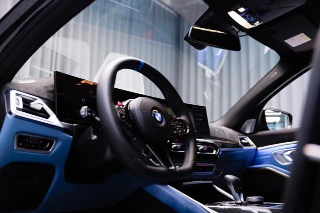 BMW M3 2023 M3 Sedán de cuatro puertas Versión Thunder interior foto 8