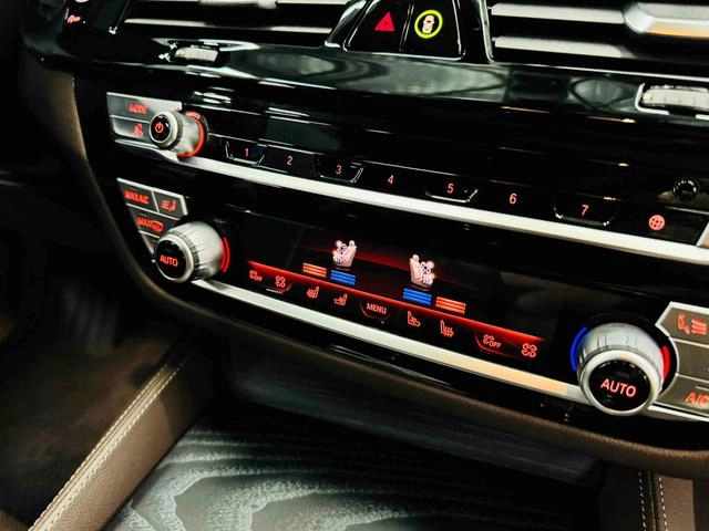 BMW 5 Series 2022 530Li Premium Class M Sports suit exterior photo 2