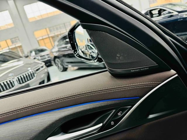BMW 5 Series 2022 530Li Premium Class M Sports suit exterior photo 5