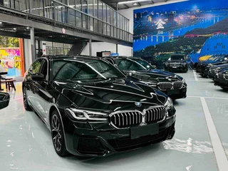 BMW 5 Series 2022 530Li Premium Class M Sports suit interior photo 10