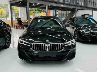 BMW 5 Series 2022 530Li Premium Class M Sports suit interior photo 11