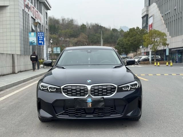 BMW 3 Series 2025 325Li M Sports suit exterior photo 2