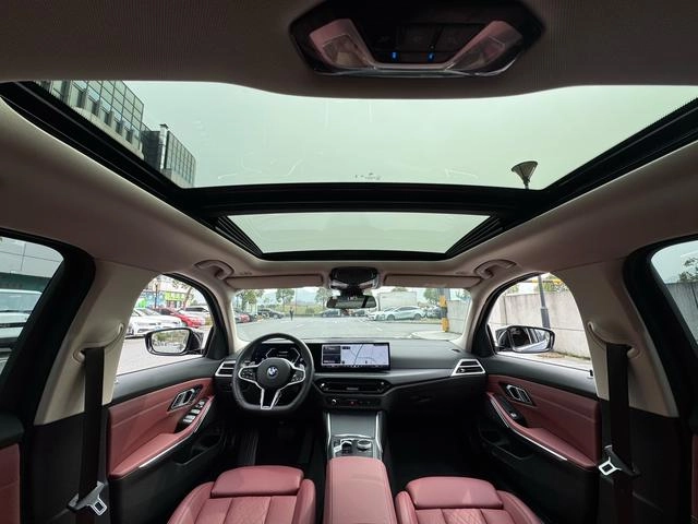 BMW 3 Series 2025 325Li M Sports suit interior photo 9