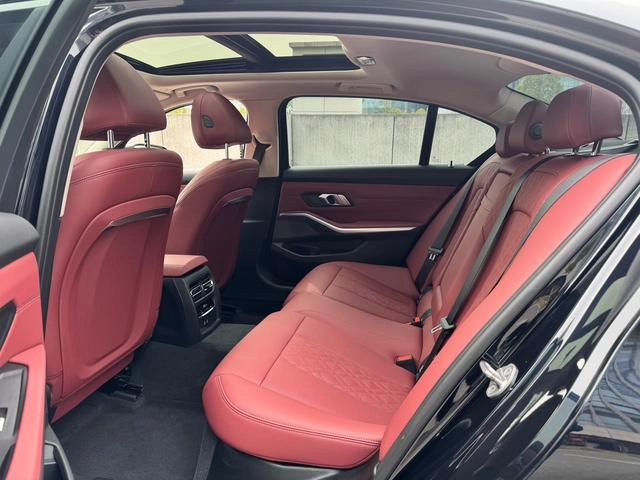 BMW 3 Series 2025 325Li M Sports suit interior photo 11