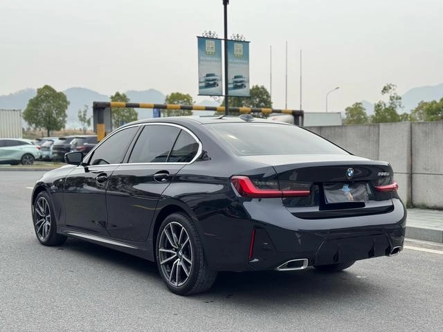 BMW 3 Series 2025 325Li M Sports suit interior photo 14