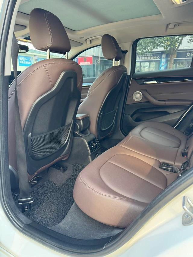 BMW X2 2021 Reforma sDrive25i M Conjunto deportivo interior foto 9