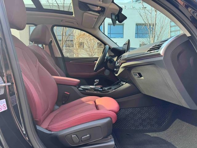 BMW X3 2022 Second change xDrive30i Leading Type M Obsidian Night Suit interior photo 10