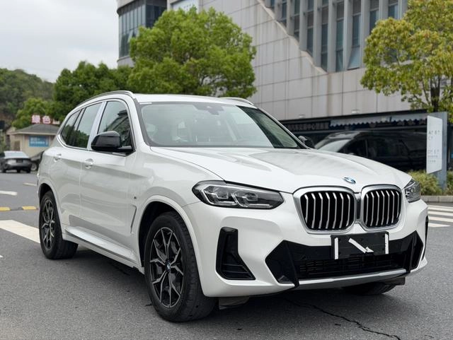 BMW X3 2022 xDrive25i M Sports suit exterior photo 3