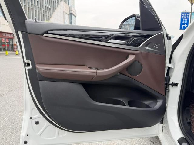 BMW X3 2022 xDrive25i M Sports suit exterior photo 4