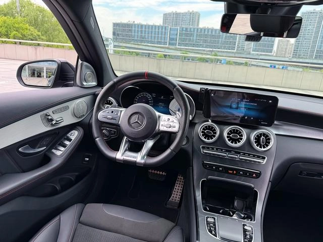 Mercedes-Benz GLC AMG 2022 AMG GLC 43 4MATIC интерьер фото 10