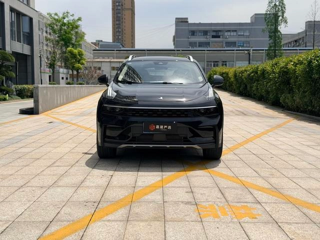 LYNK & CO 01 2021 2.0TD Two-wheel drive model Pro exterior photo 2 LYNK & CO 01 2021 2.0TD Two-wheel drive model Pro exterior photo 2
