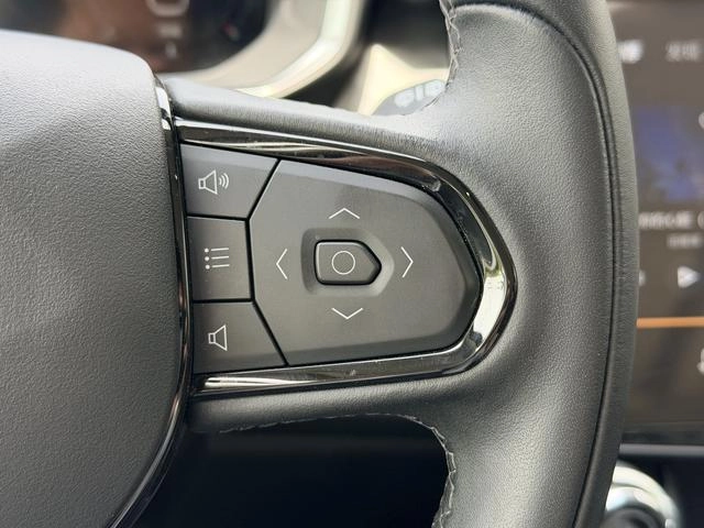 LYNK & CO 01 2021 2.0TD Two-wheel drive model Pro interior photo 12 LYNK & CO 01 2021 2.0TD Two-wheel drive model Pro interior photo 12