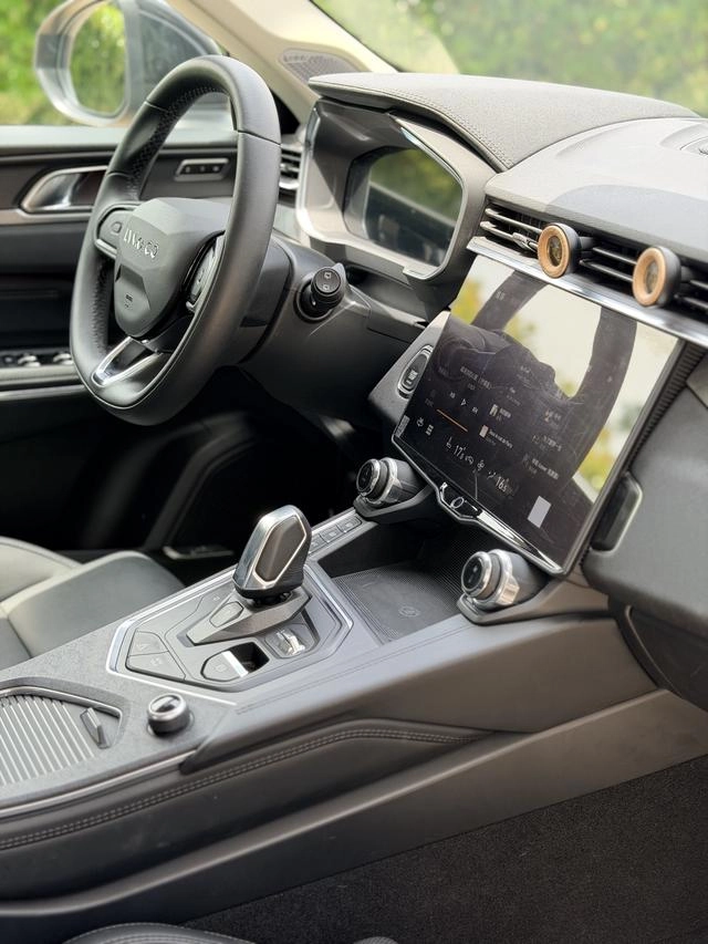 LYNK & CO 01 2021 2.0TD Two-wheel drive model Pro interior photo 13 LYNK & CO 01 2021 2.0TD Two-wheel drive model Pro interior photo 13