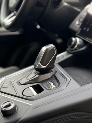 LYNK & CO 01 2021 2.0TD Two-wheel drive model Pro interior photo 15 LYNK & CO 01 2021 2.0TD Two-wheel drive model Pro interior photo 15