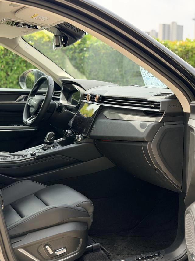 LYNK & CO 01 2021 2.0TD Two-wheel drive model Pro interior photo 16 LYNK & CO 01 2021 2.0TD Two-wheel drive model Pro interior photo 16