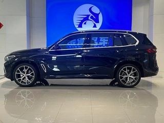 BMW X5 2022 Restyling xDrive 40Li M Sports suit exterior photo 4