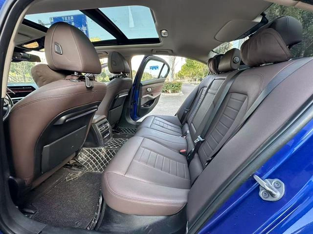 BMW 3 Series 2022 325Li M Sports suit interior photo 6