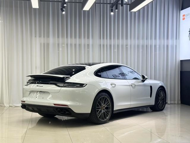 Porsche Panamera 2023 Panamera 2.9T Edición de platino exterior foto 4