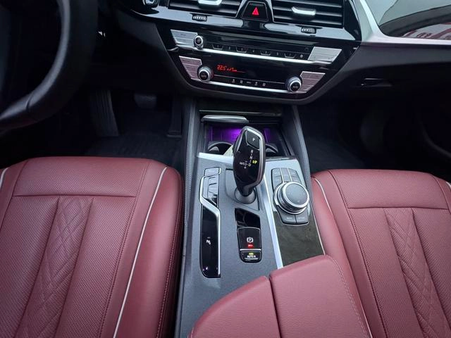 BMW 5 Series 2022 Mise à jour 525Li Ensemble de luxe intérieur photo 10