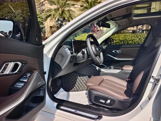 BMW 3 Series 2023 325Li M Sports Night Suit exterior photo 8
