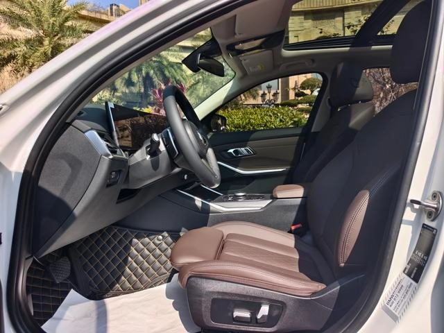 BMW 3 Series 2023 325Li M Sports Night Suit interior photo 9