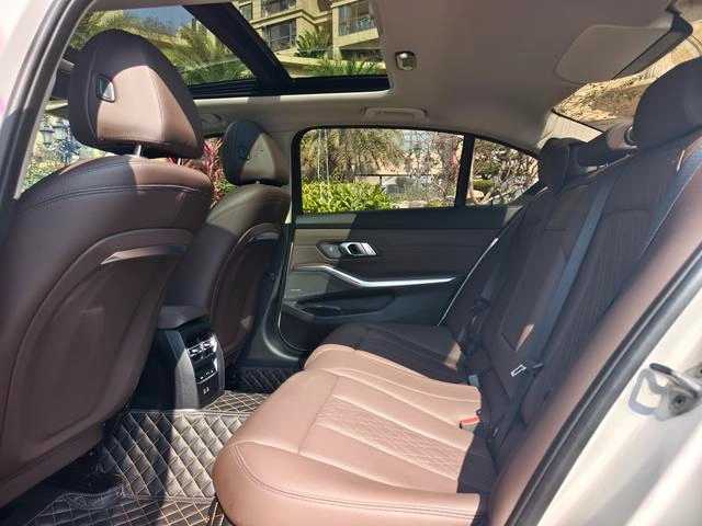 BMW 3 Series 2023 325Li M Sports Night Suit interior photo 10