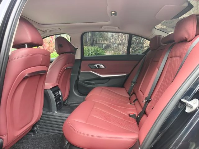 BMW 3 Series 2023 325Li M Sports Night Suit interior photo 11